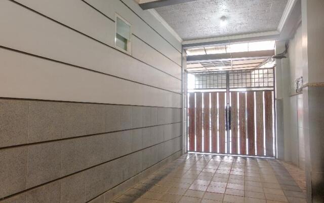 OYO Life 2399 Gerbera House - Kos Putri