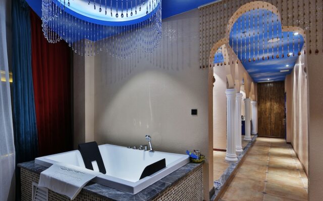 Yunxi Art Theme Hotel