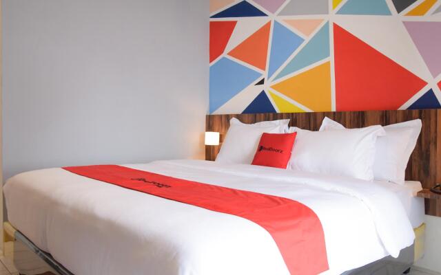 RedDoorz Plus near UNIMED Medan