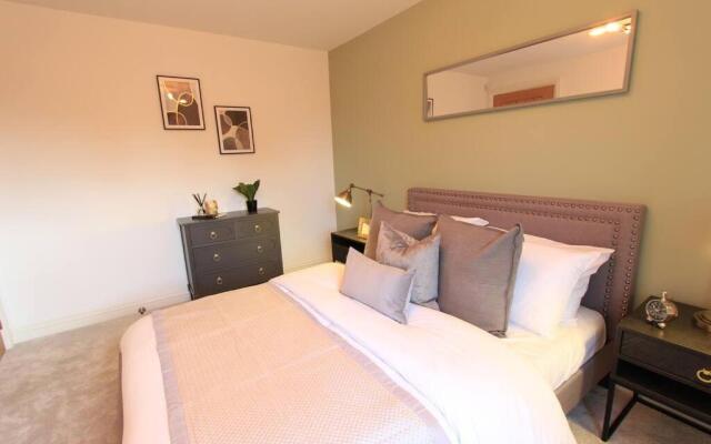 Cabot Mews Apartment 2
