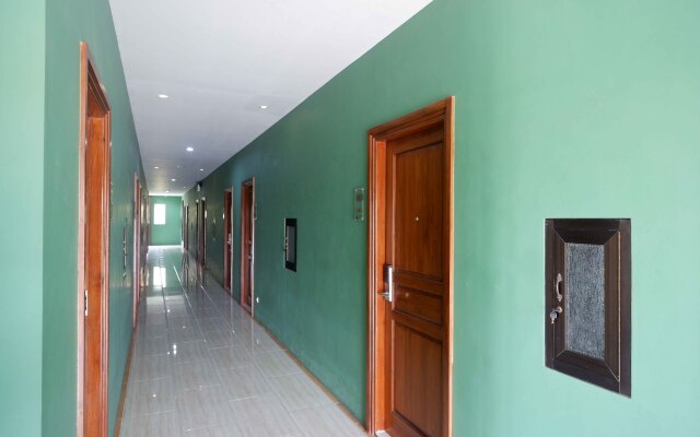 RedDoorz Plus Syariah near Laweyan Solo