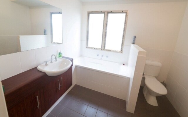 Wenneelys - 26/45 St Andrews Boulevard