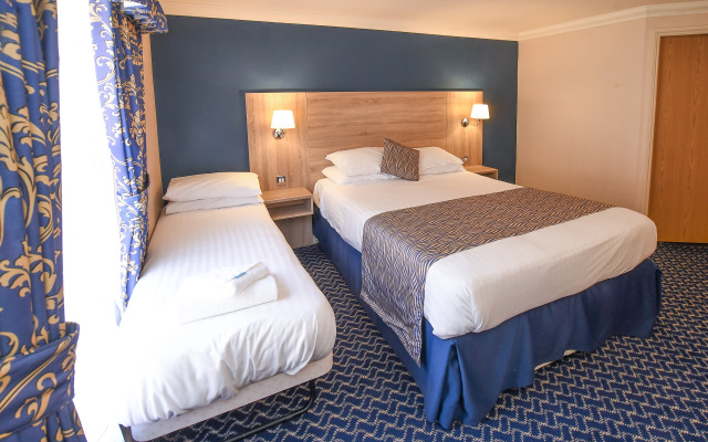 The Queens Hotel & Victoria Cloisters