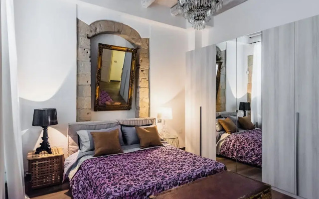 Dolce Suite near Syracuse Cathedral