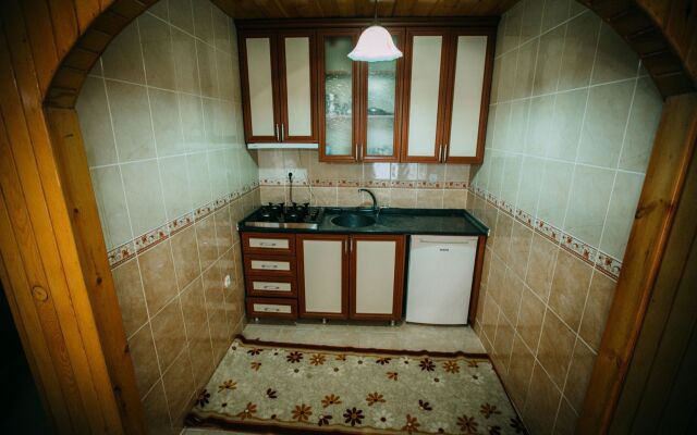 Elif Inan Hotel