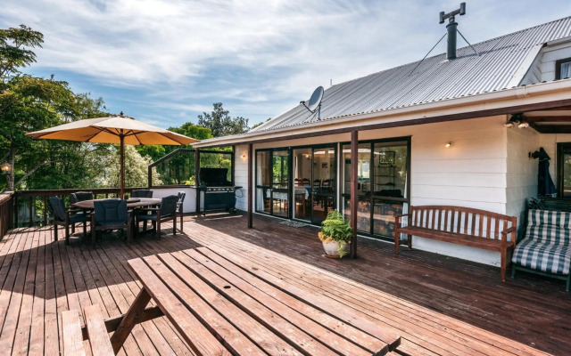 Olive Lane - Waiheke Holiday Home