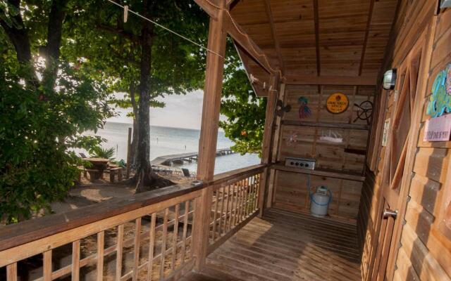 Blue Island Divers Casita Azul