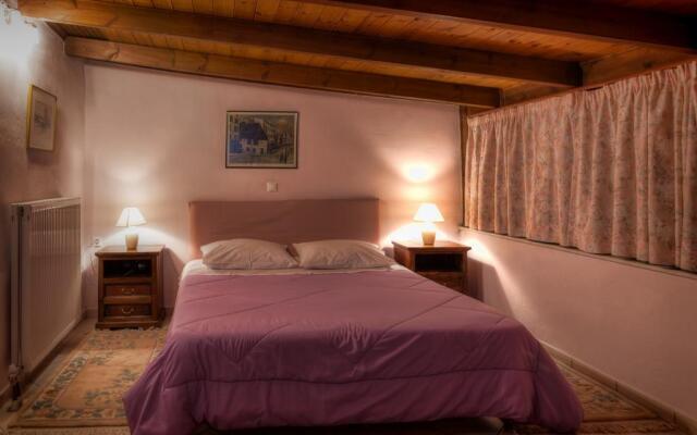 Charoula Rooms