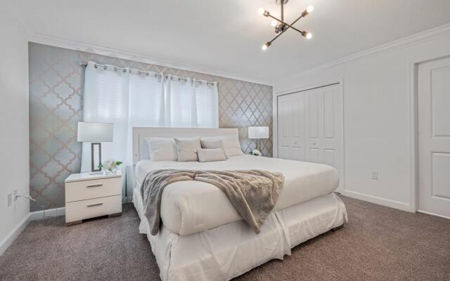 Luxury townhome with private pool near Disney