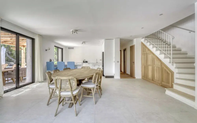 Luxurious Villa Facing the Baie des Canebiers