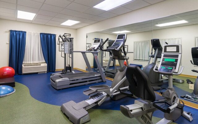 Holiday Inn Express and Suites - Stroudsburg