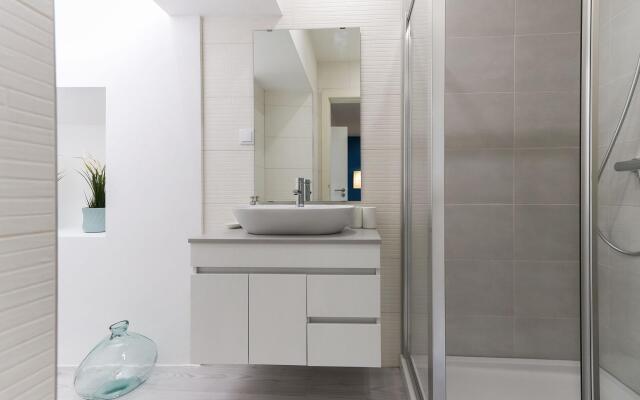 Benfica Apartments I by Homing