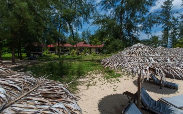 Pranee Beach Bungalows