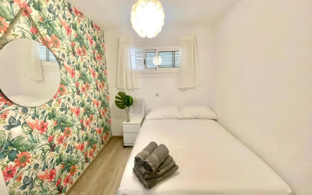 Apartamento con piscina y garaje, Playa a 10 min