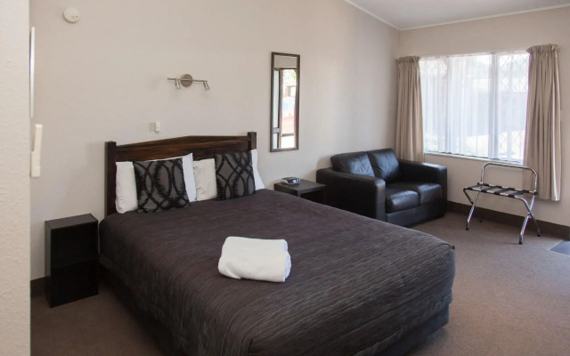Alton Lodge Motel