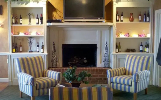 Best Western White Columns Inn