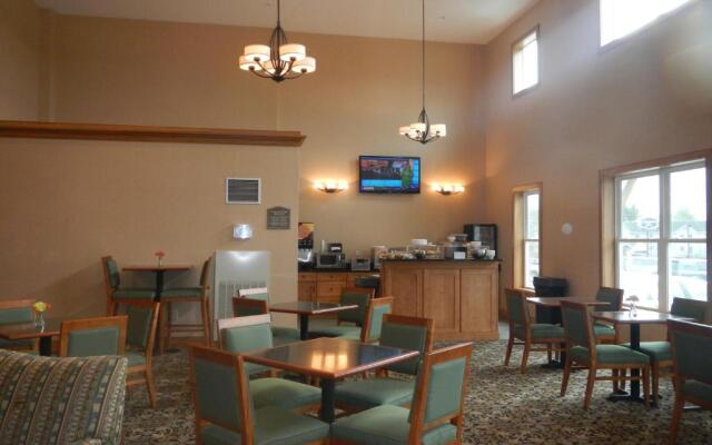 White River Inn and Suites