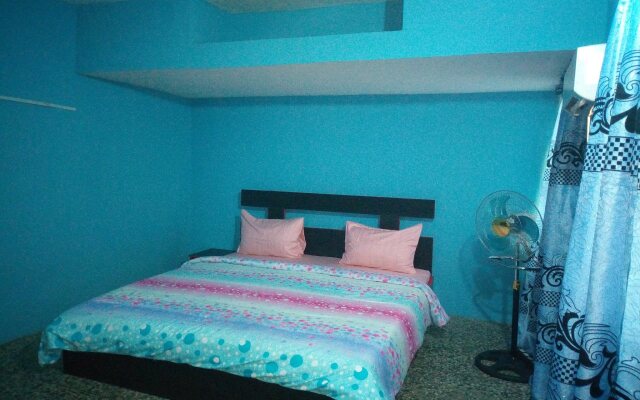 Red Clover Hotel