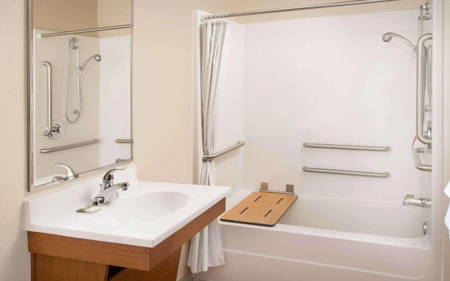 Extended Stay America Select Suites - Oklahoma City - Southeast
