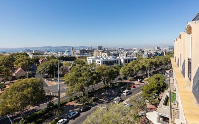 705 Cape Royale Luxury Apartment