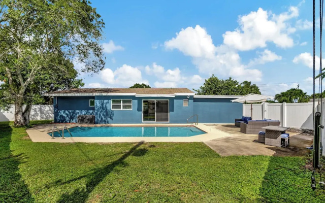 Sunshine Villa w/ Private Pool