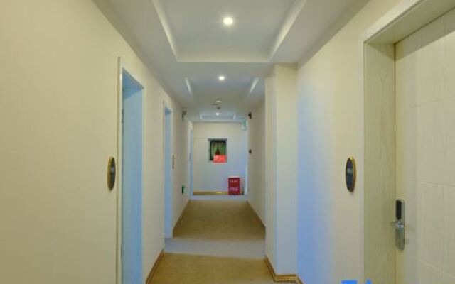 zhejiang Business Hotel