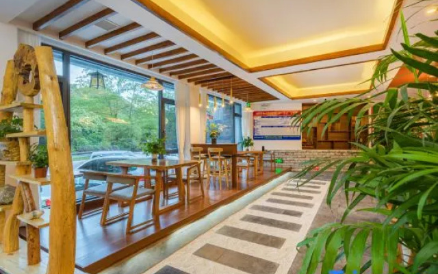 Fan Retreat · Riverside View Boutique Inn (East Gate, Mount Fanjing) — 3-star hotel in Tongren