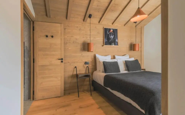 Refined Ski Apartment Facing Mont Blanc