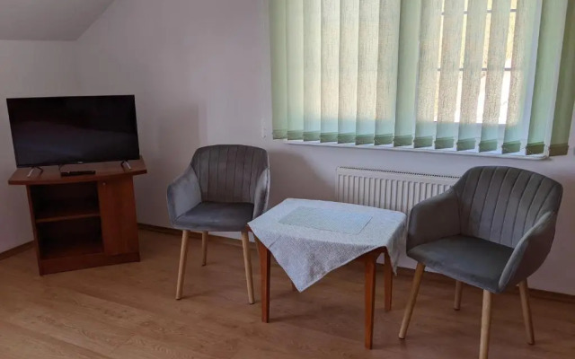 Pokoje Gościnne - Leśna 8