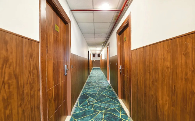 Fabhotel The Grand Paradise