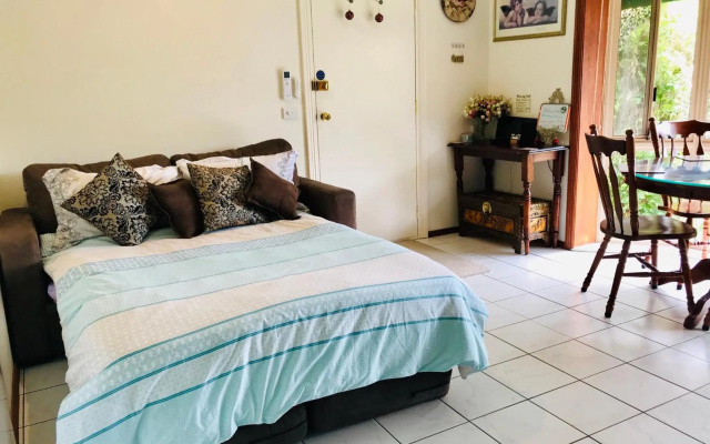 Fairy Wren Cottage Country to Coast Retreat – Guest Rooms – Wallington