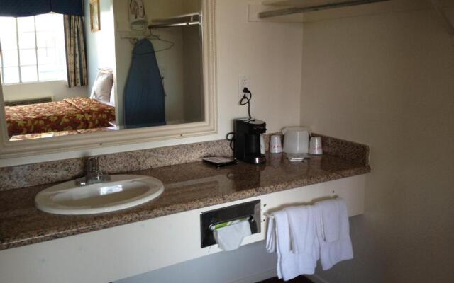 Scottish Inns Long Beach