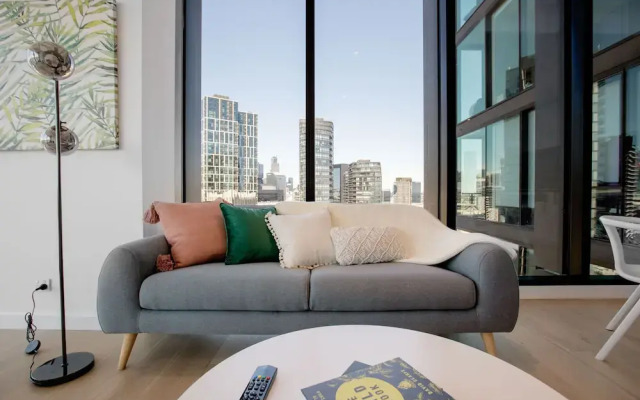 Central Melbourne 2br2bt APT on Collins St+parking