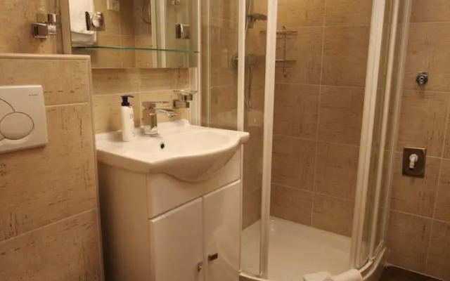 Apartment Rona Gajac Superior