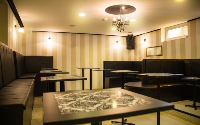Dash Hotel