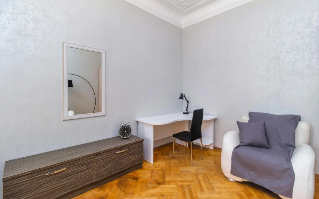 DeRent Aparts (ДеРент Апартс) на улице 8-я Советская 35