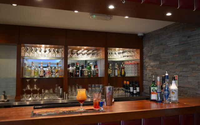 7 Hotel & Diner