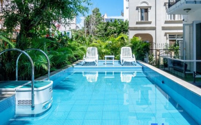 Flower Building Xianghai Hanshe Homestay (Beihai Yintan International Passenger Port) – Pool – Beihai