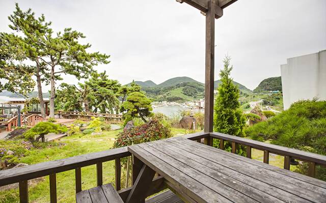 Tongyeong Mari Joa Pension