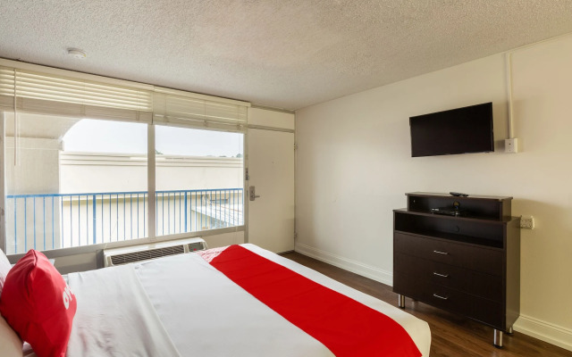 Calloway Inn & Suites