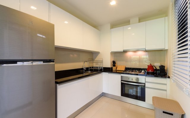 Townhouse With A Walking Distance From Bangtao Beach