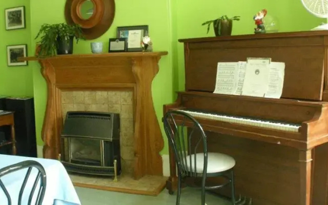 Brock Street Bed & Breakfast