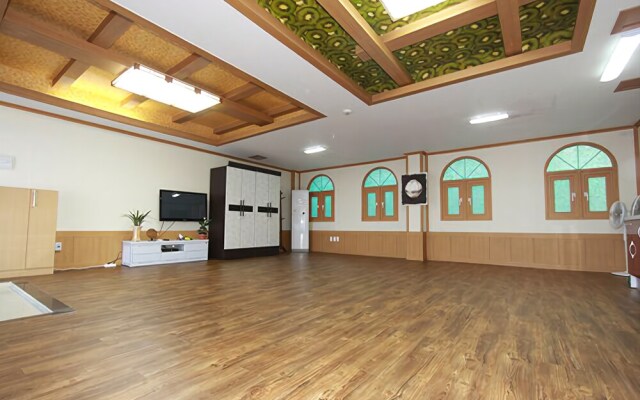 Tongyeong Paradise Pension