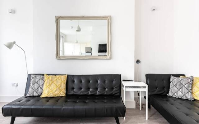 Modern and Airy Seafront Apartment