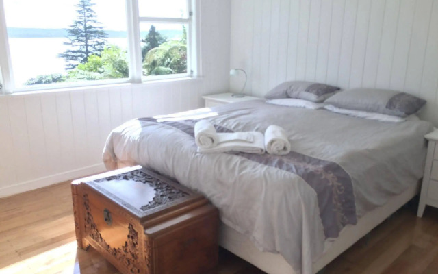 Lakeview Holiday Home