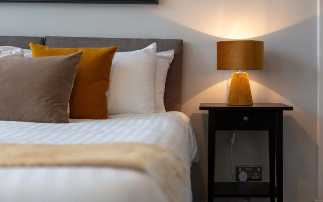 Seafield House - Donnini Apartments