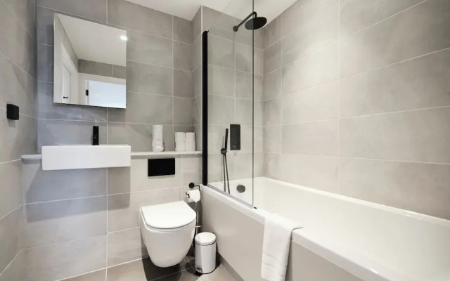 The Tottenham Escape - Lovely 2bdr Flat With Balcony