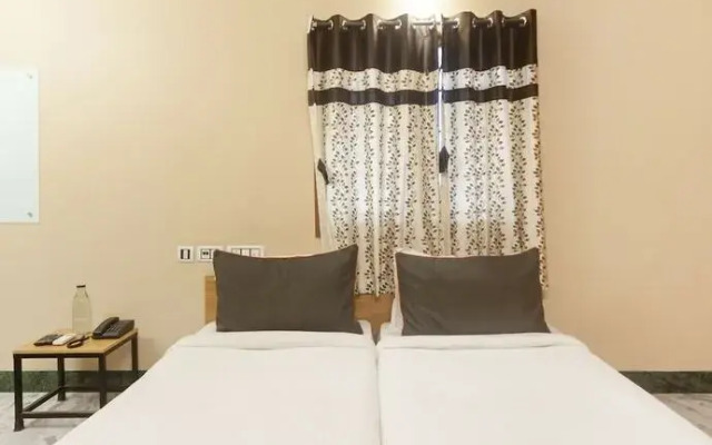 OYO 24512 Flagship Neelangarai