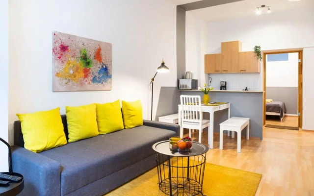 Cozy 2 room apartment next to Hermannstraße