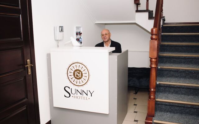 Sunny Hotel